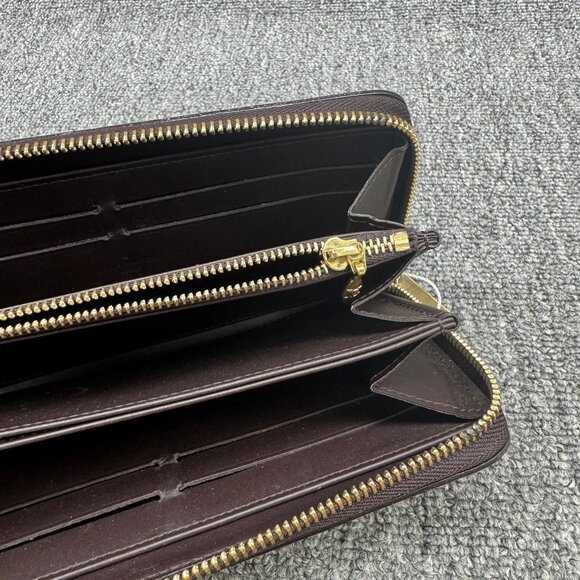 Louis Vuitton Vernis Leather Zippy Wallet 199-082225 - Picture 10 of 11